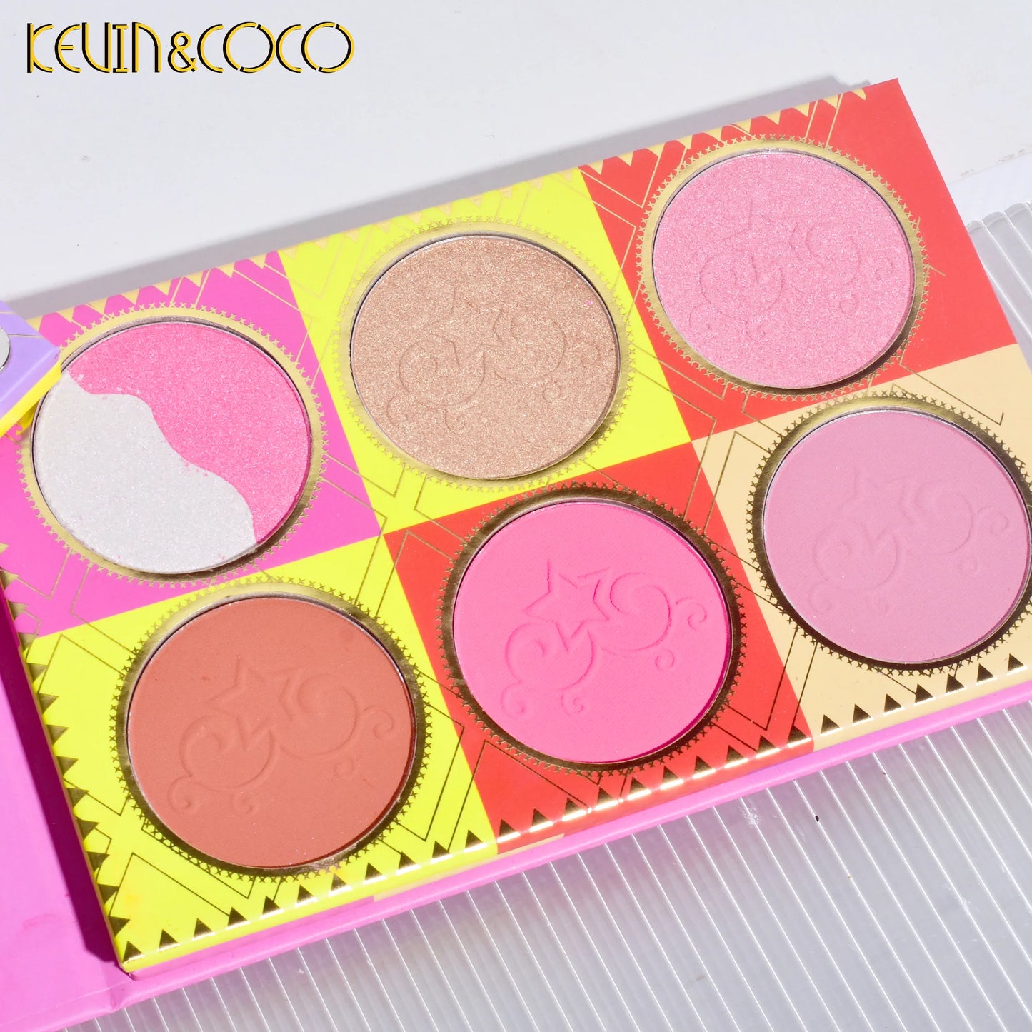 Paleta de sombras e iluminadores de 51 colores - Kevin & Coco