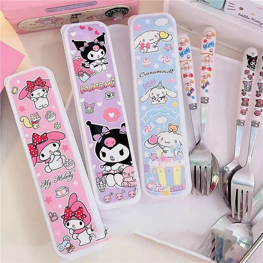 Cubiertos Sanrio con estuche decorado